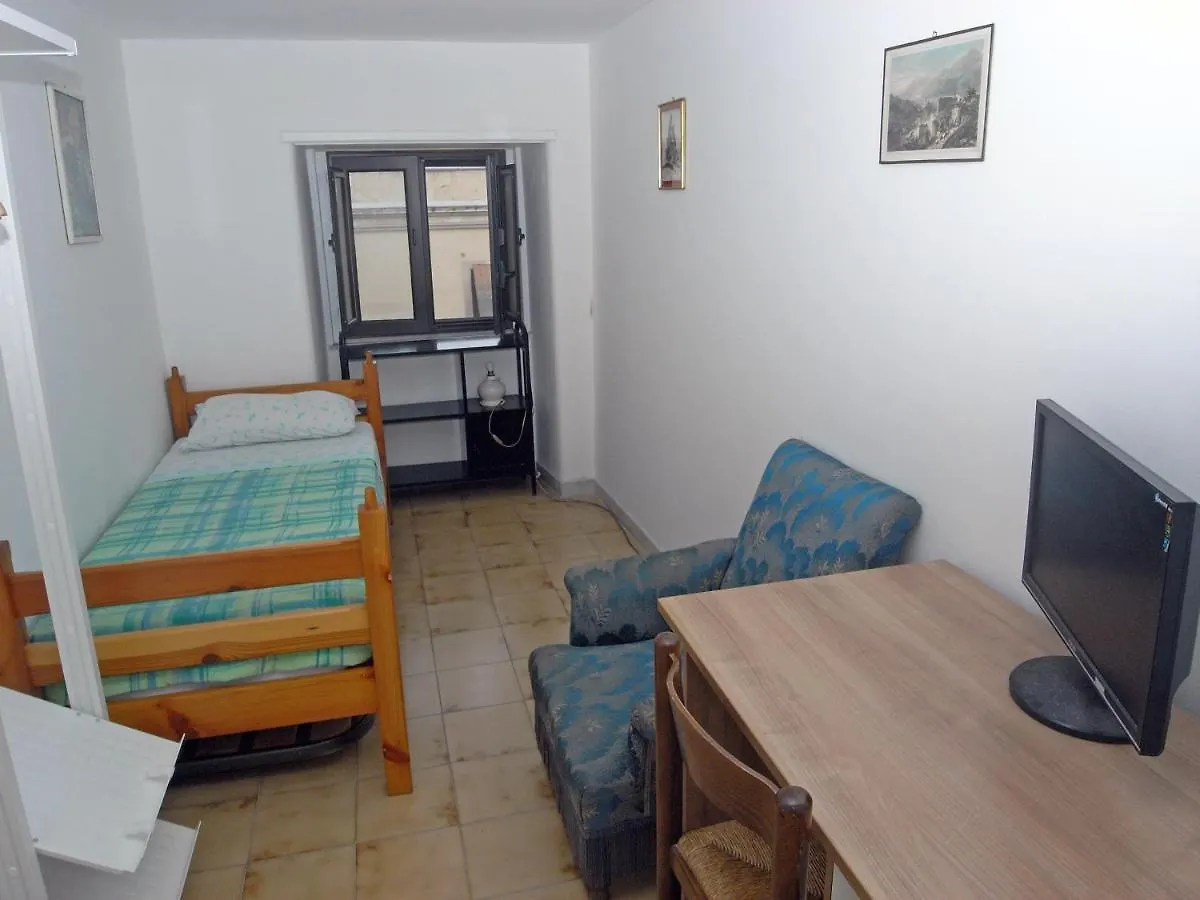 Ag Home Adragna CTA Bed & Breakfast